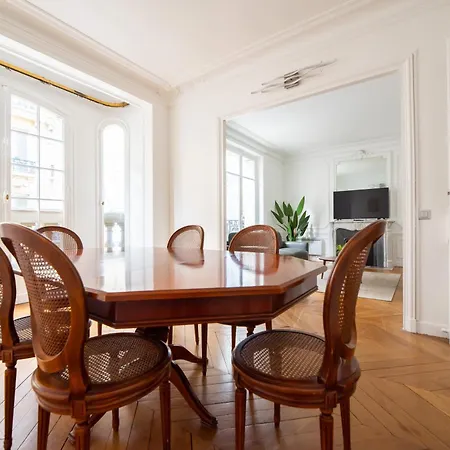 Cia - Rue De La Tour Apartment