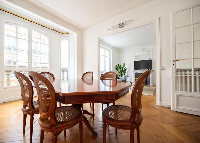 Cia - Rue De La Tour Apartment